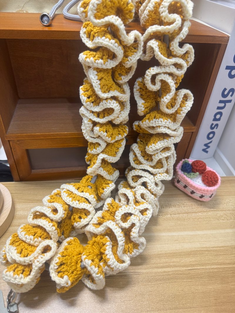 MUMU 金盏花x咸奶盖 浪漫波浪裙摆手机背带 可自由调整长度 - 挂绳/吊绳 - 棉．麻 橘色