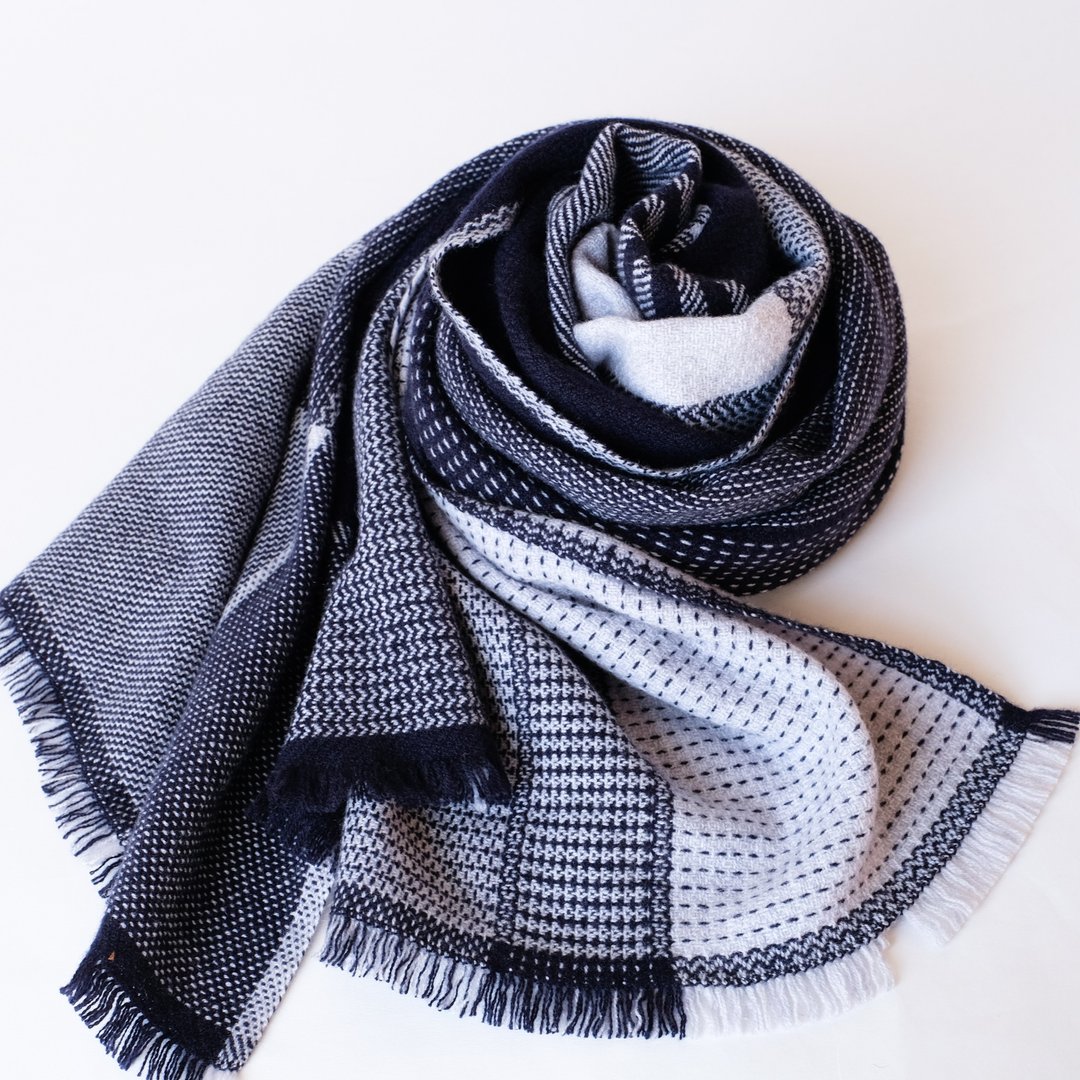 Cashmere 手织 100% 喀什米尔羊绒披肩【纹华01】 - 围巾/披肩 - 其他材质 蓝色