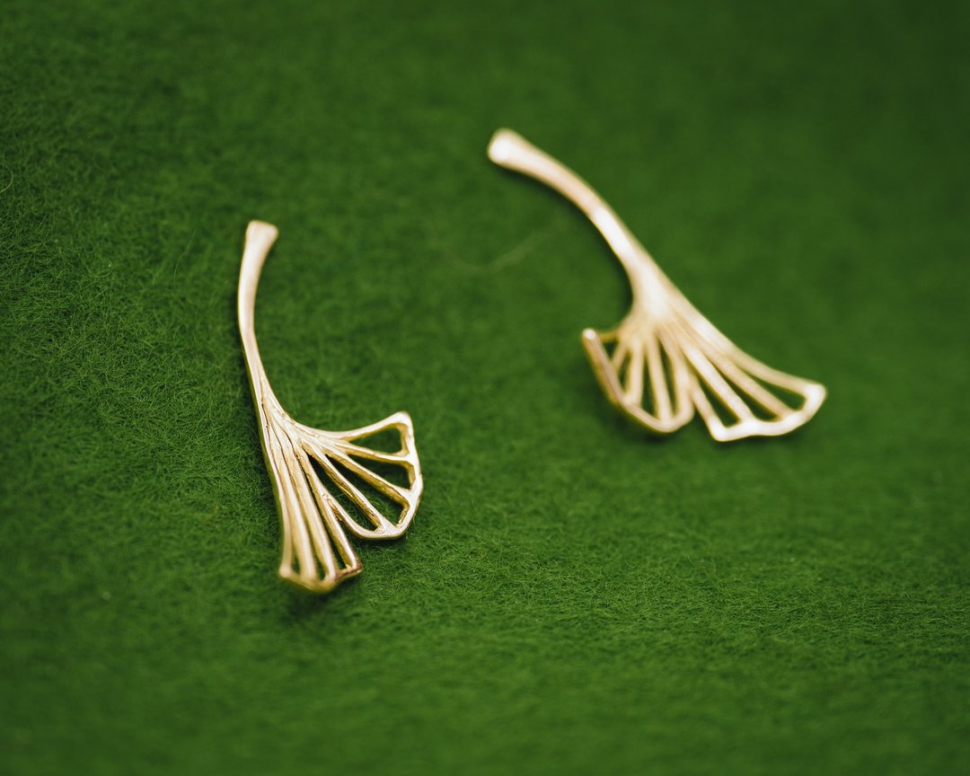 18K or Platinum Gingko Shiori outline earrings - post earrings - Gingko leaf - 耳环/耳夹 - 贵金属 金色