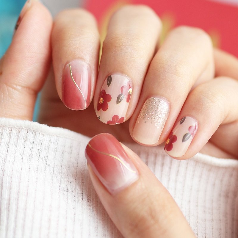 【Lunacaca凝胶指甲贴】C00972 椿花见 无负担感|易用|不伤真甲 - 指甲油/指甲贴 - 塑料 