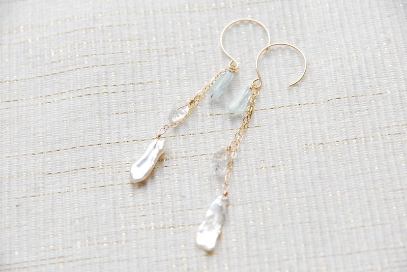 Aquamarine, double point crystal and keshipearl summer earrings 14kgf - 耳环/耳夹 - 半宝石 蓝色