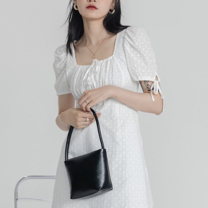 黑黑黑色 空氣餐包 3色 軟皮手提肩背 複古優雅腋下小包 似有似無 - 侧背包/斜挎包 - 人造皮革 黑色