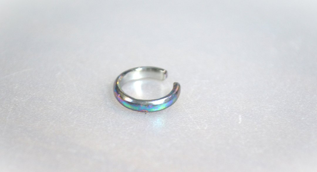 Titanium ear cuff・钛金属耳骨夹=ta・b=B - 耳环/耳夹 - 其他金属 蓝色