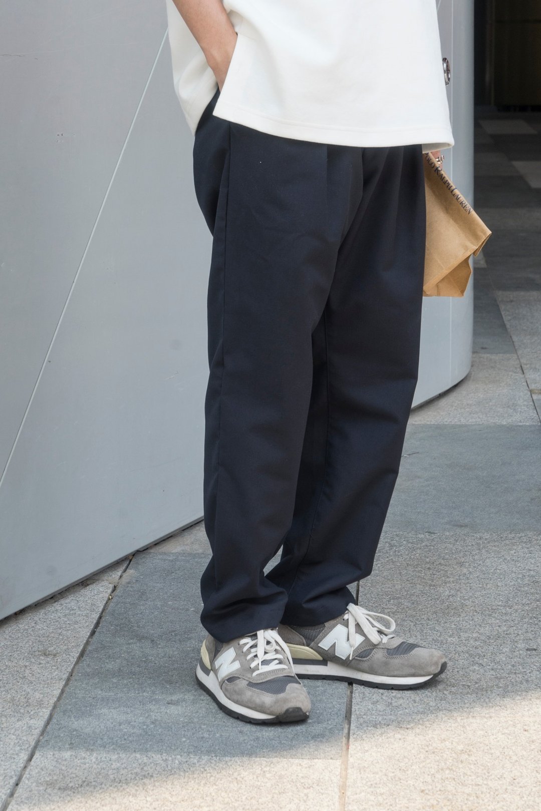 PANTS 日系潮流純色雙褶休閒西褲 垂感微修小腿休閒長褲 Cityboy - 男士长裤 - 棉 黑色