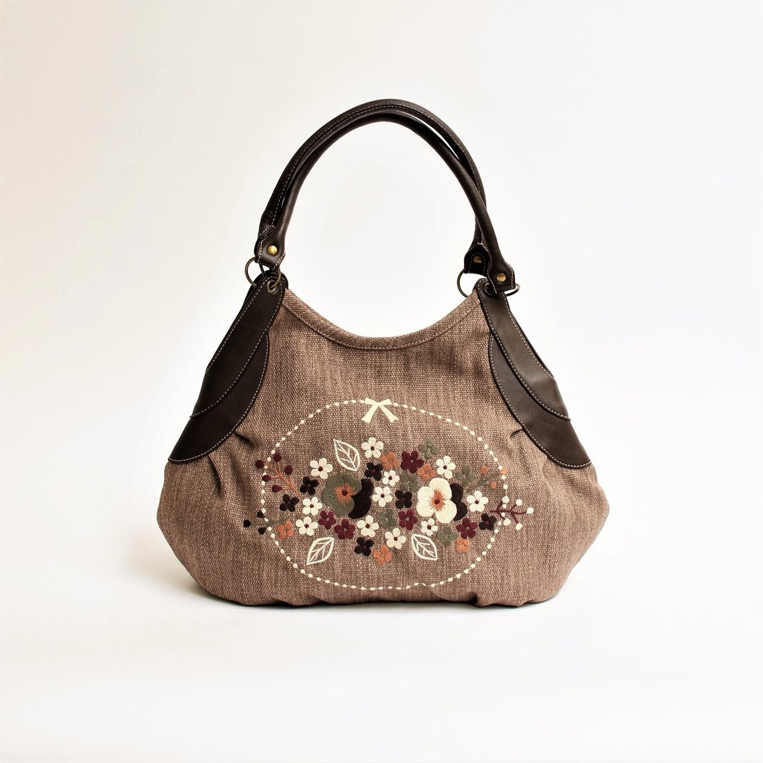 Pansy Embroidery / Granny Bag - 手提包/手提袋 - 其他材质 卡其色