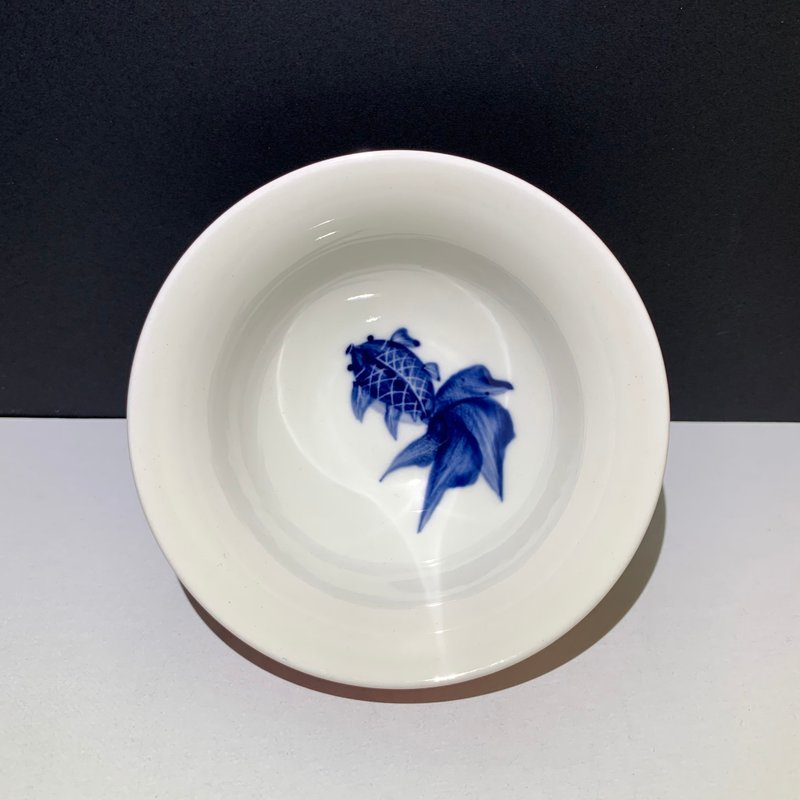 手绘金鱼 孔雀开屏饮杯 / 邱毓宁 / 莺歌烧 / A09 - 茶具/茶杯 - 瓷 多色