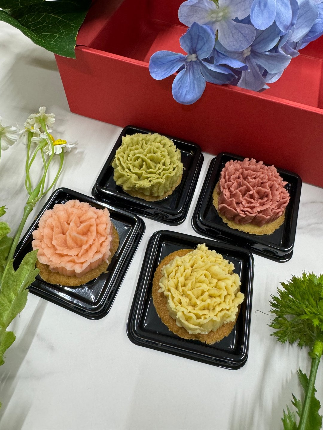 AY baker 韩式裱花 康乃馨 兰朵夏花菓子 猫舌头饼干 六入 - 蛋糕/甜点 - 新鲜食材 黄色