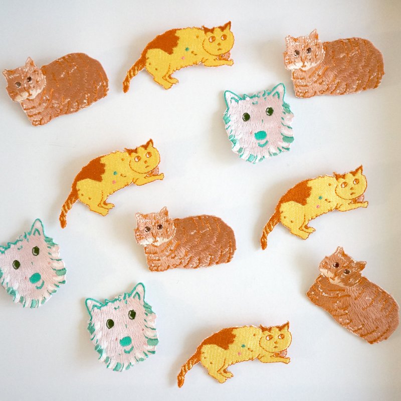 微笑小波狗狗 细棉刺绣别针 绣花别针 - 胸针 - 绣线 粉红色