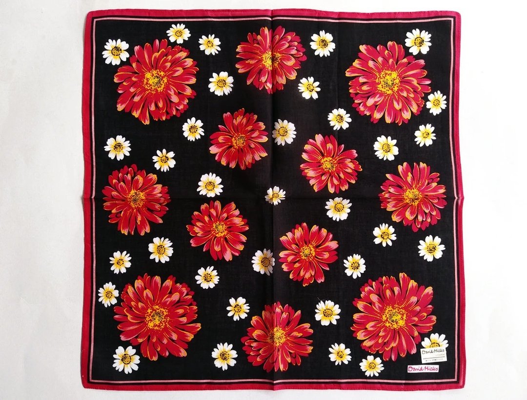 David Hicks Vintage Handkerchief Women Handkerchief Gerbera 17 x 17 - 手帕/方巾 - 棉 黑色