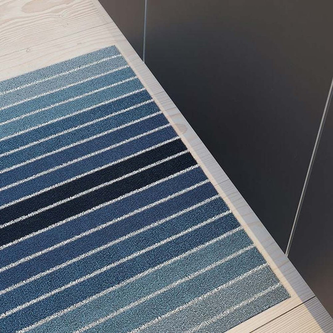 (缺货)Block Stripe Shag Mat 脚踏垫-丹宁渐层 - 地垫/地毯 - 塑料 蓝色