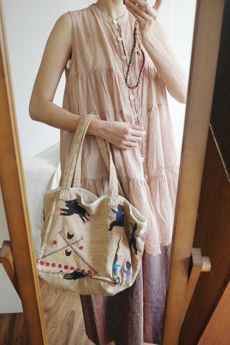 泰国山岳民族 Naga族 手织布料手工刺绣布包 - 手提包/手提袋 - 棉．麻 