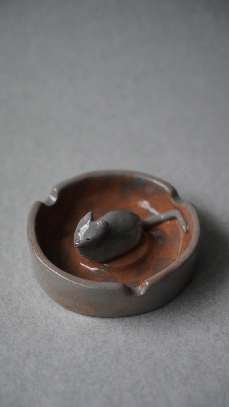 • 米粒出陶中 • 056 厨房伙伴 - 老鼠烟灰缸 - 摆饰 - 陶 多色