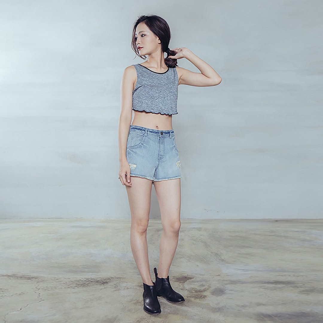 摇滚夏季牛仔短裤 Distressed Washed Denim Short - 女装短裤 - 棉 多色