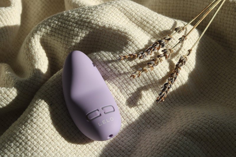 LELO Lily 3  超静音阴蒂迷你震动器 情趣用品 无线跳蛋 按摩器 - 情趣用品 - 其他材质 多色