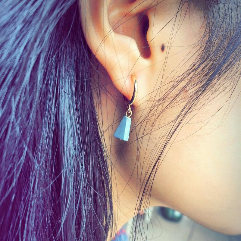 小蓝三角陶土夹式耳环 - 耳环/耳夹 - 其他材质 蓝色