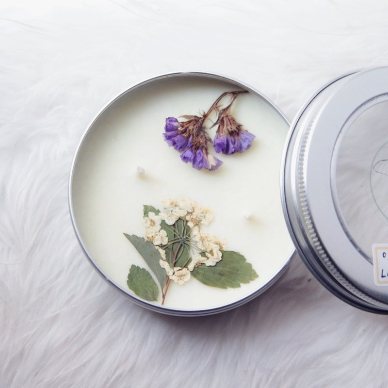 白花园／白与紫 花艺香氛实验所／干燥花指缘油大豆蜡烛／桂花、普罗旺斯薰衣草、玫瑰（花调香氛） - 蜡烛/烛台 - 蜡 紫色