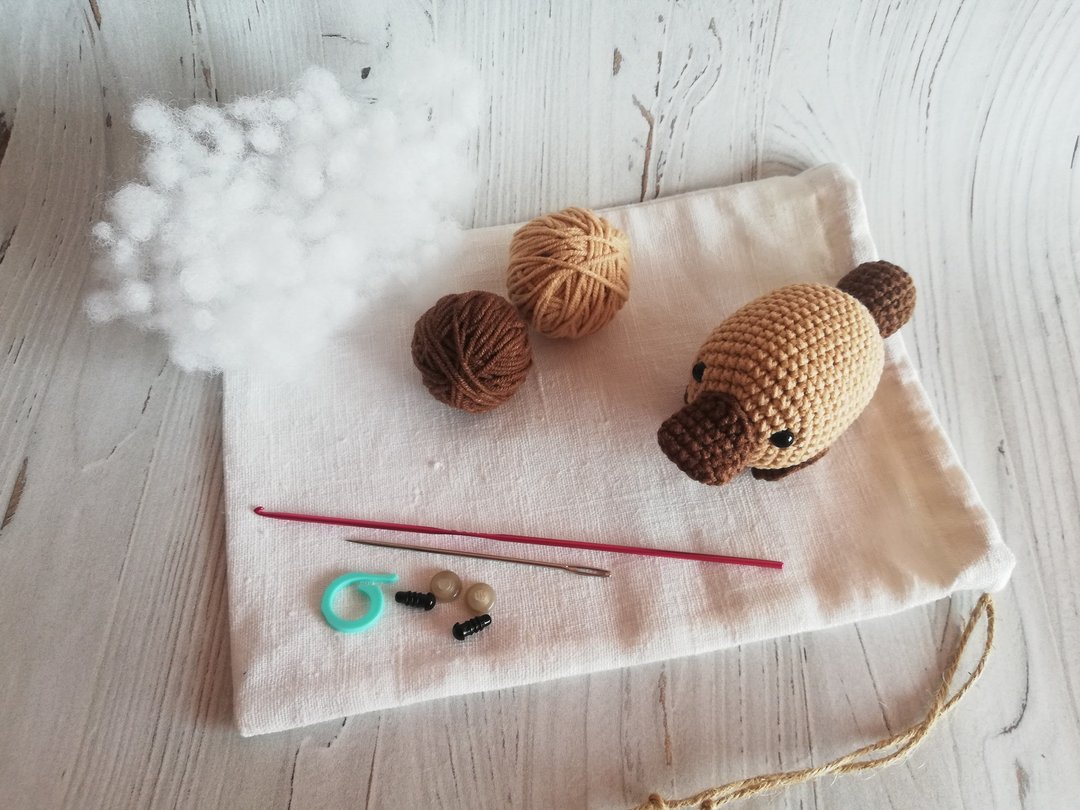 钩针编织套件初学者，钩针鸭嘴兽，amigurumi 鸭嘴兽，工艺套件 - 编织/刺绣/羊毛毡/裁缝 - 其他材质 咖啡色