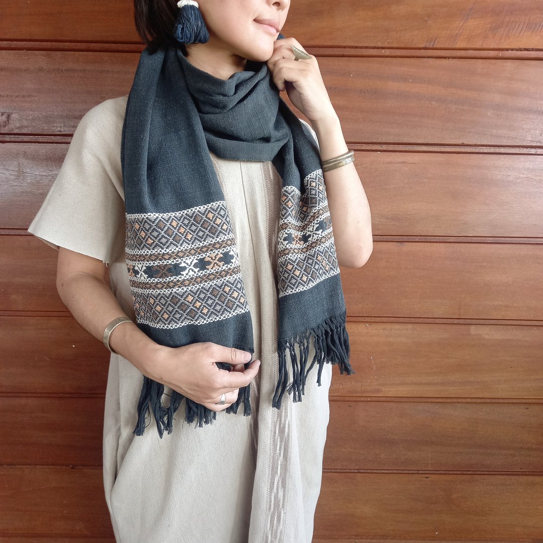 Thai hand-woven shawl / One-of-a-kind one-of-a-kind / Dark gray x gray / Vegetable dyeing / Karen tribe / Cotton - 围巾/披肩 - 棉 灰色