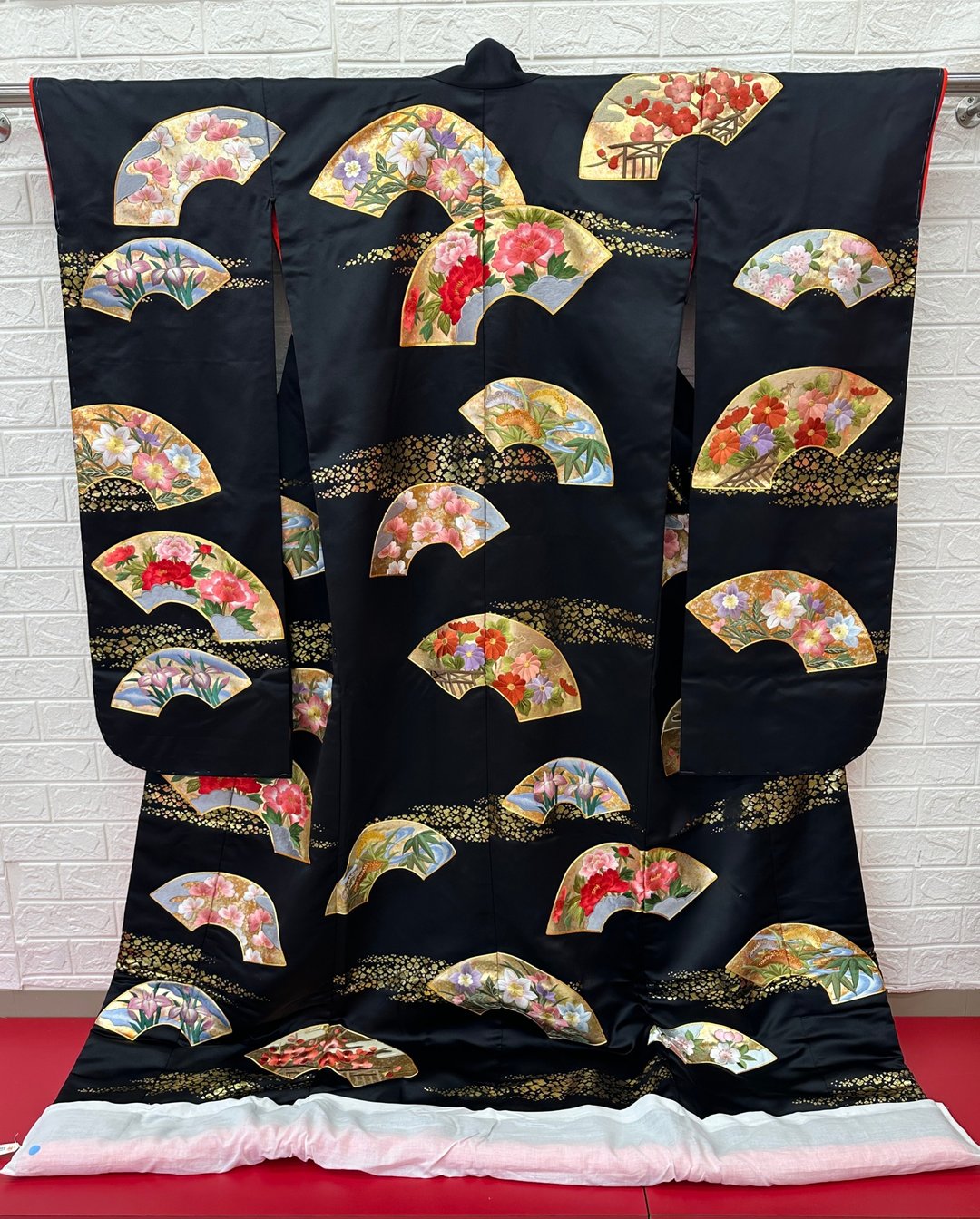 色打挂。日本新娘的神圣和服。UCHIKAKE. Wedding kimono - 其他 - 丝．绢 黑色
