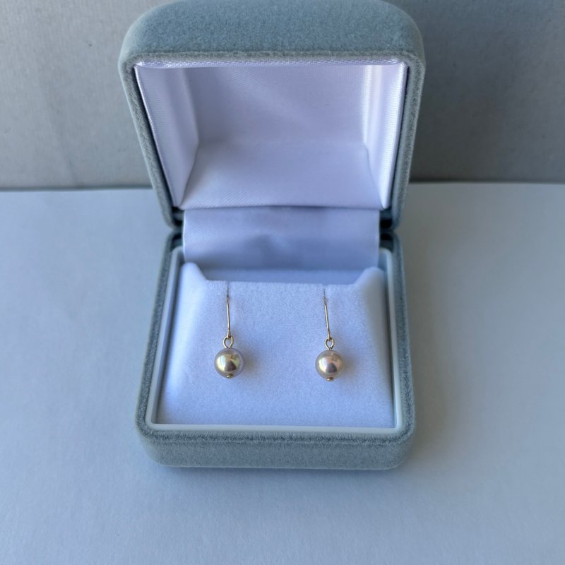 10K 金 贴耳短勾 淡水珍珠 耳环 5.5mm 高皮光 近无瑕 - 耳环/耳夹 - 珍珠 粉红色