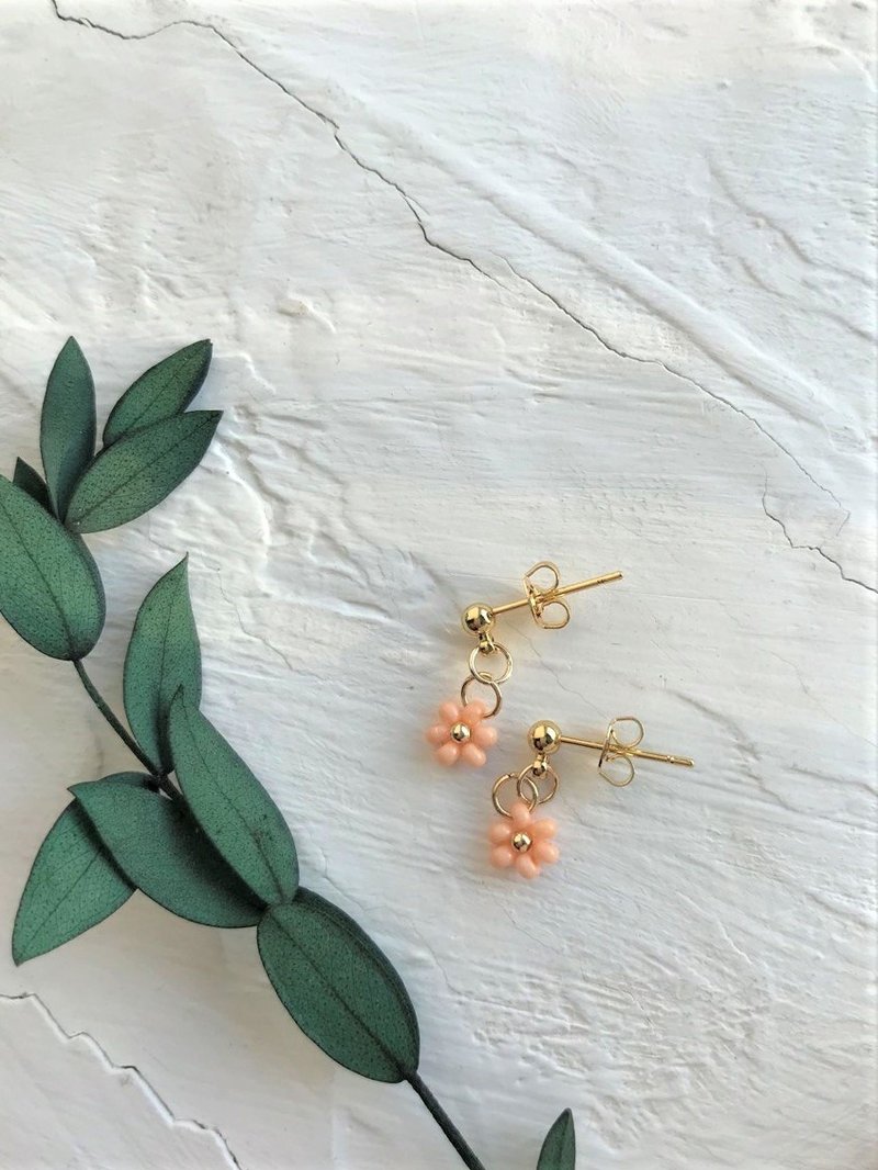 雏菊耳钉、花朵耳环、花卉耳钉、细珠耳环 - 耳环/耳夹 - 玻璃 多色