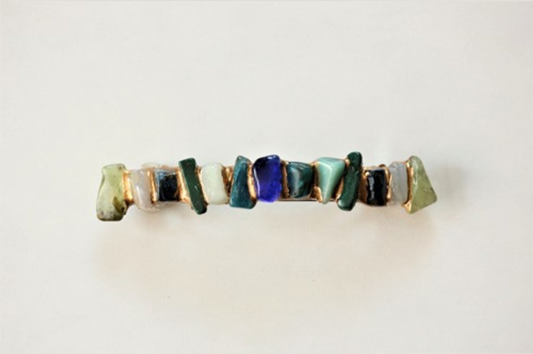 Kintsugi Valletta with natural stone and stained glass - 发饰 - 宝石 