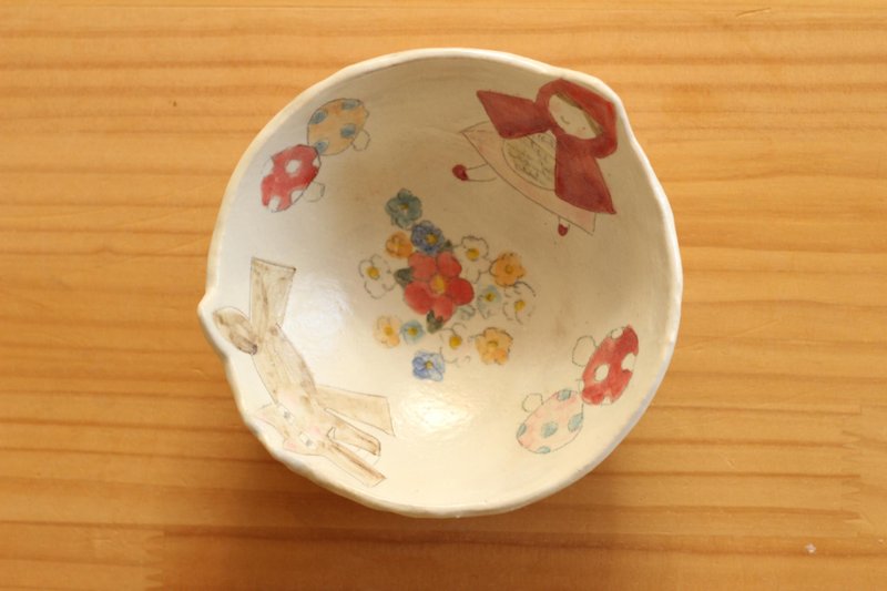 * Order production. Bowl of powdery Red Rinken pops out. - 碗 - 陶 