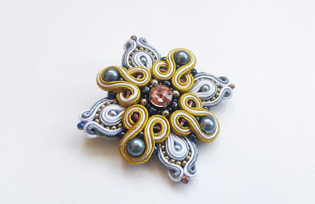 金色胸针, 串珠胸针, 灰色胸针, Soutache 刺绣 - 胸针 - 其他材质 金色