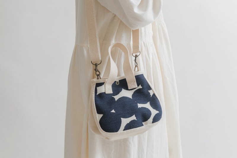 【小花针线房】 印花 两用包 三色 旅行 侧背包 手提包 交 - 侧背包/斜挎包 - 棉．麻 多色