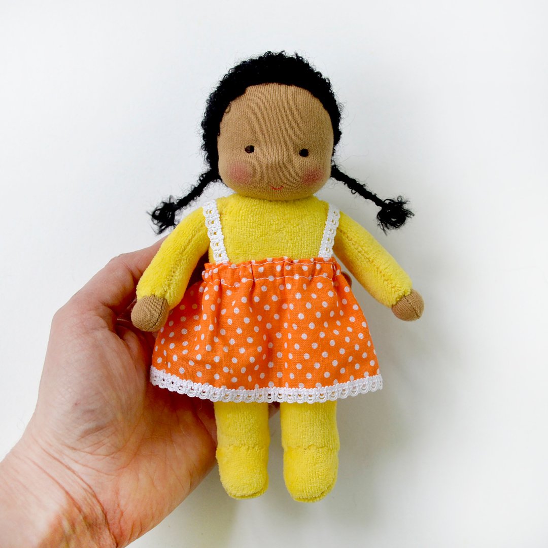 Waldorf doll pocket doll 7 inch (18 cm) tall. - 玩具/玩偶 - 环保材料 黄色