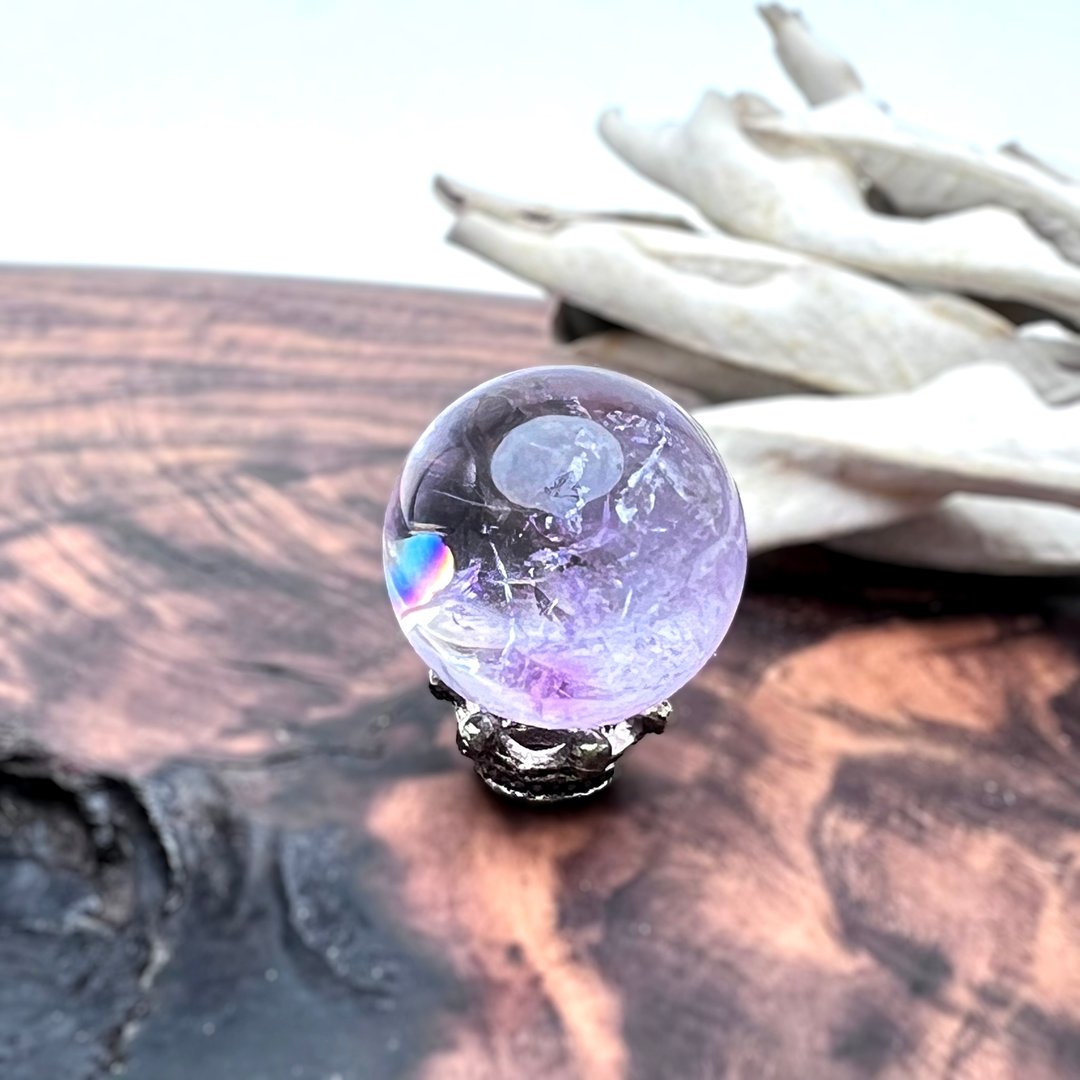 紫遇。水晶球 摆件 贵人 疗愈 有天然矿坑 l 小紫水晶球 爆彩 l - 摆饰 - 水晶 紫色