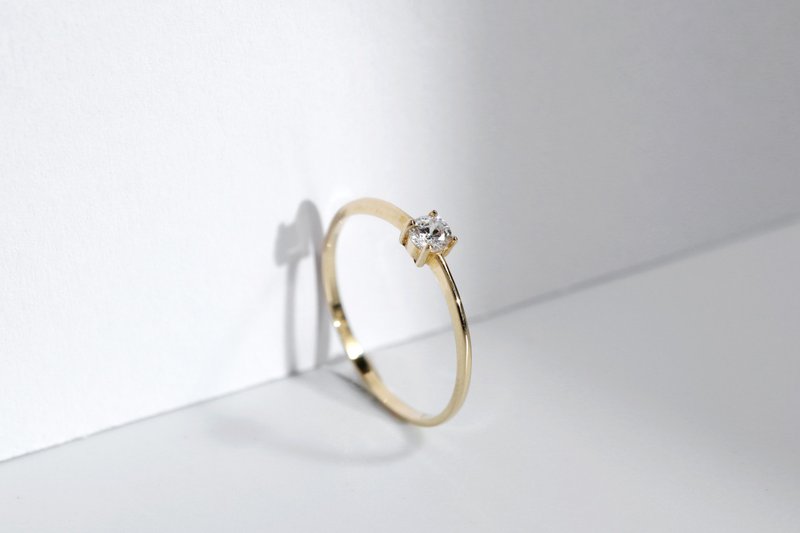 14K金。经典四爪单钻戒指 - 戒指 - 24k 金 金色