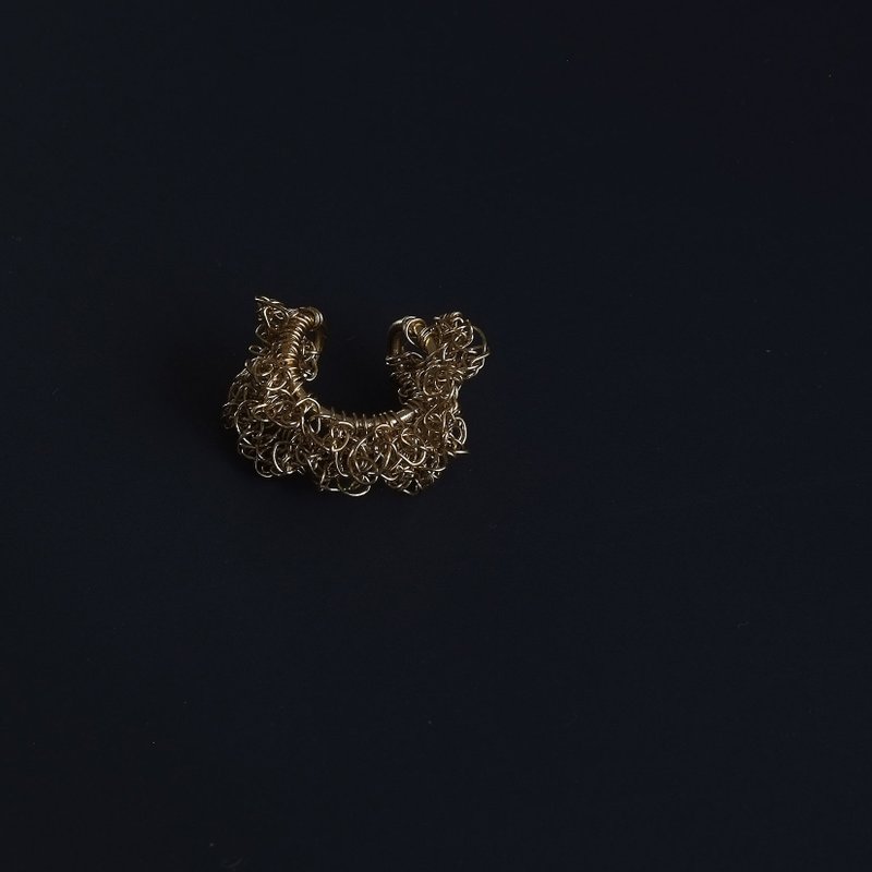 Moja 耳骨夹 - 耳环/耳夹 - 其他金属 金色