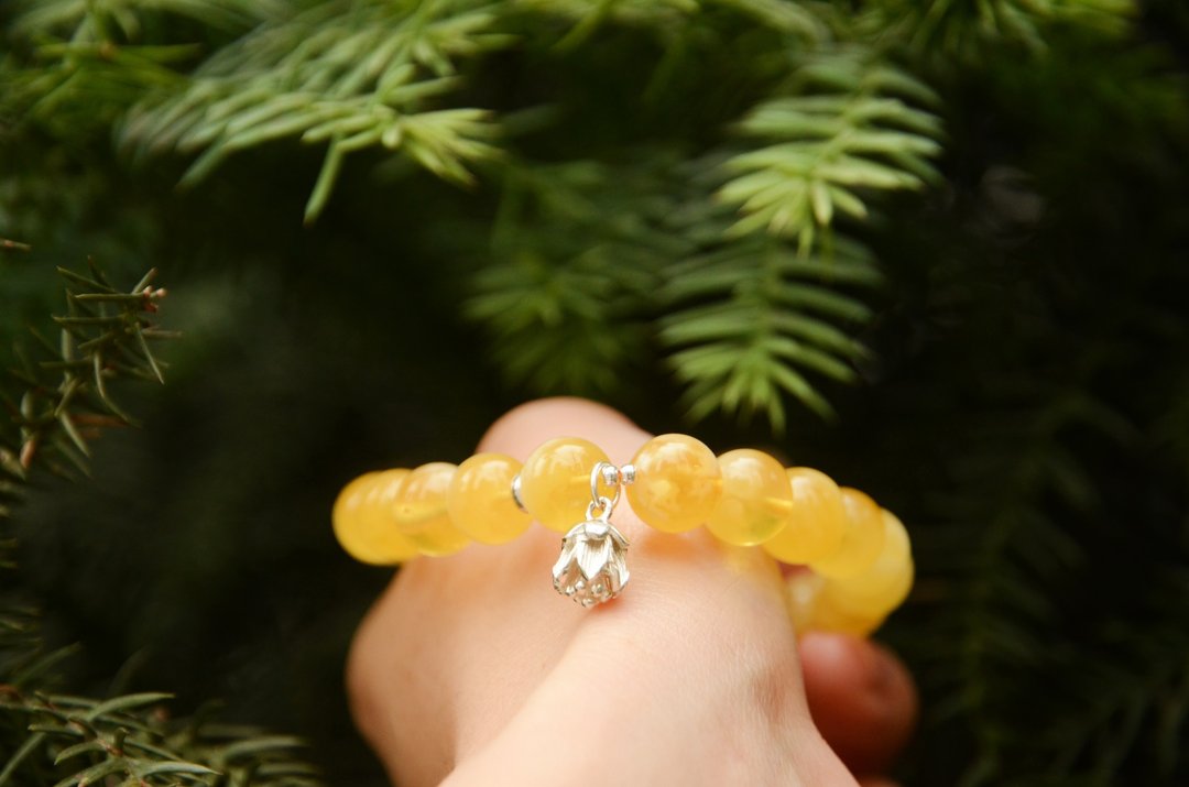 【小花妖】Amber天然琥珀金绞蜜金白纹手串手链 - 手链/手环 - 宝石 黄色