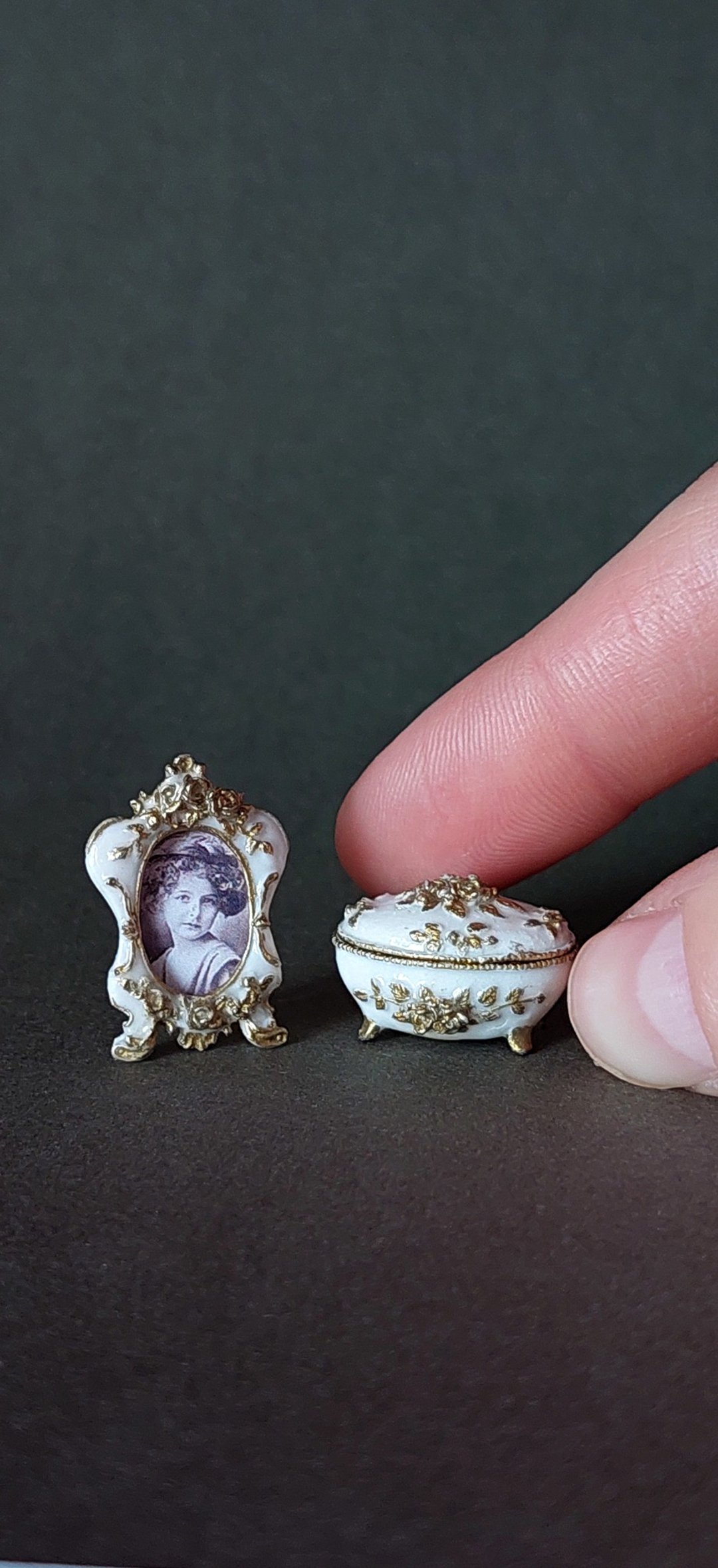 Miniature set of jewelry box and photo frame 1:12, Miniature frame,Dollhouse box - 玩偶/公仔 - 粘土 白色