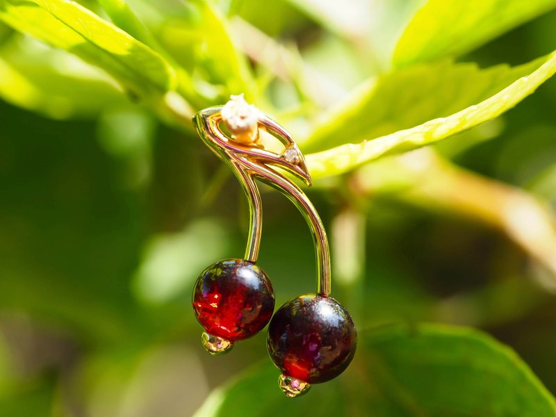 Cherry pendant with garnets and diamond - 项链 - 贵金属 金色