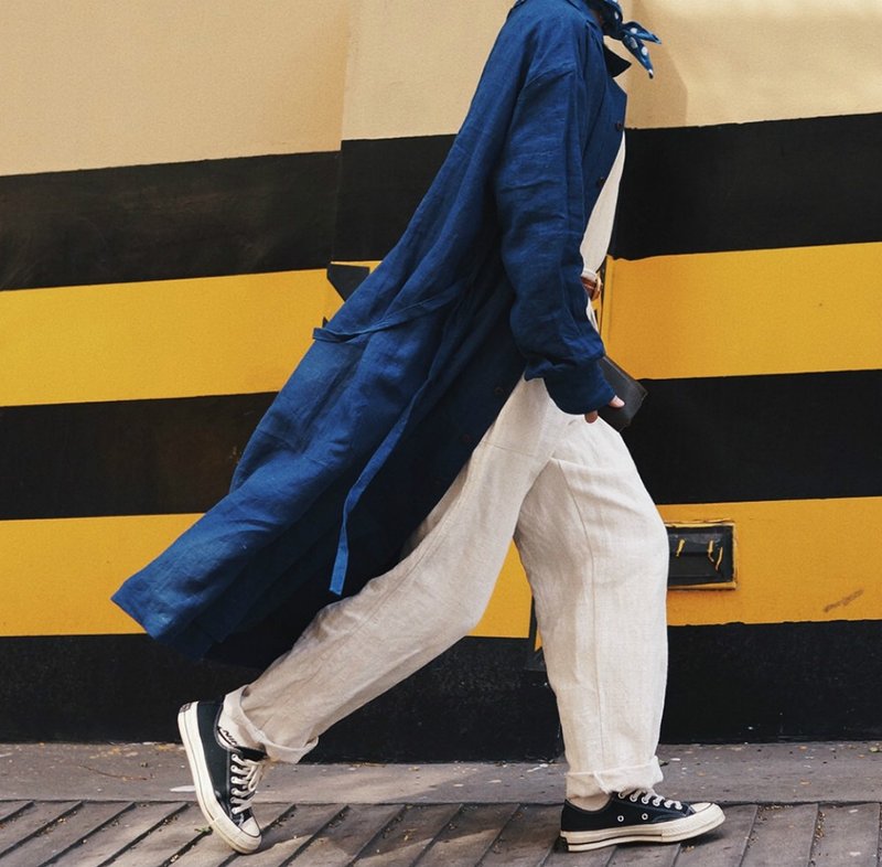 靛藍色 春夏亞麻腰帶長款風衣 兩用襯衫式洋裝天然植物染日系外套 - 女装休闲/机能外套 - 棉．麻 蓝色