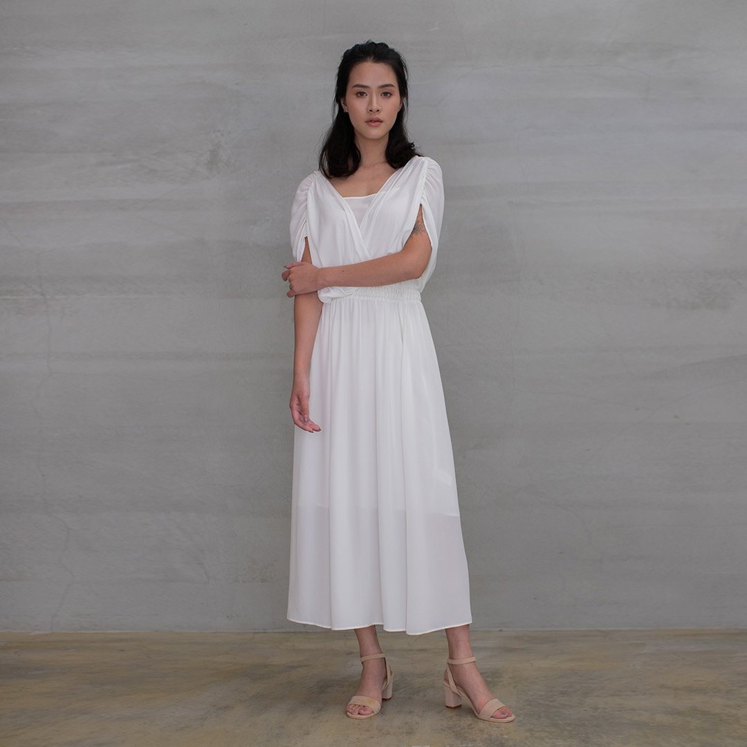 漫舞时光肩线细皱雪纺洋装 Slow Dance Shoulder Wrinkles Chiffo - 洋装/连衣裙 - 其他人造纤维 多色