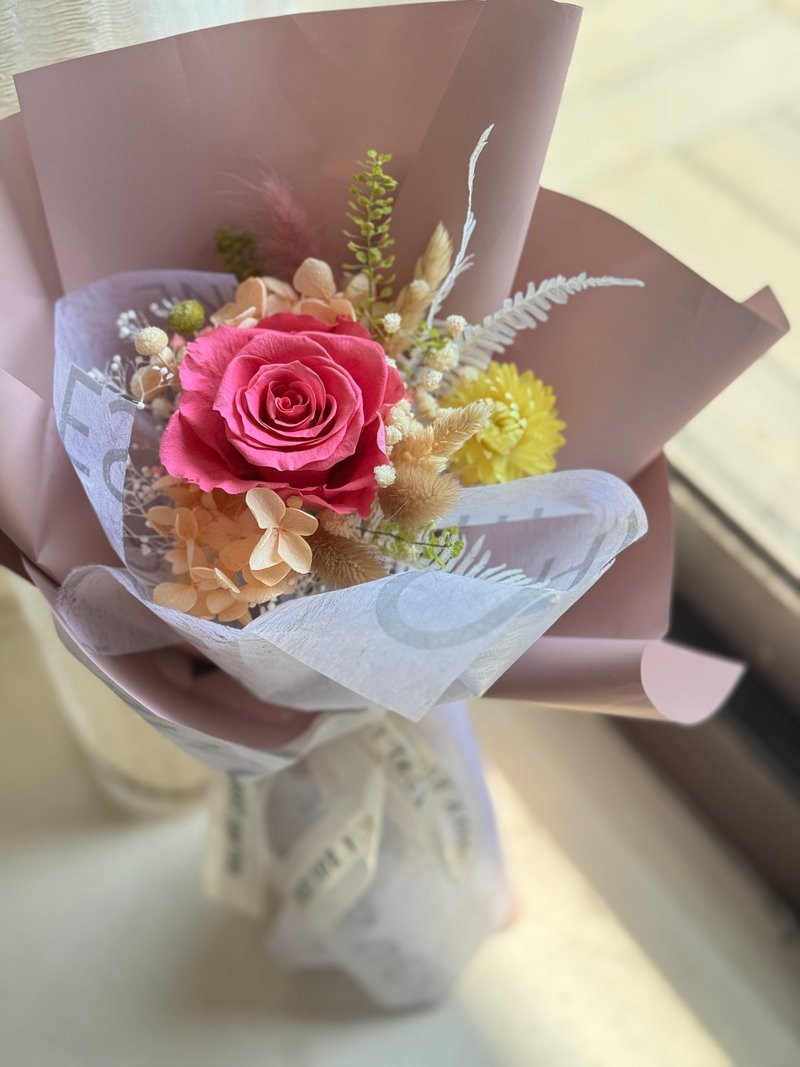 单朵永生玫瑰花束   你是我心中的唯一 - 干燥花/捧花 - 植物．花 