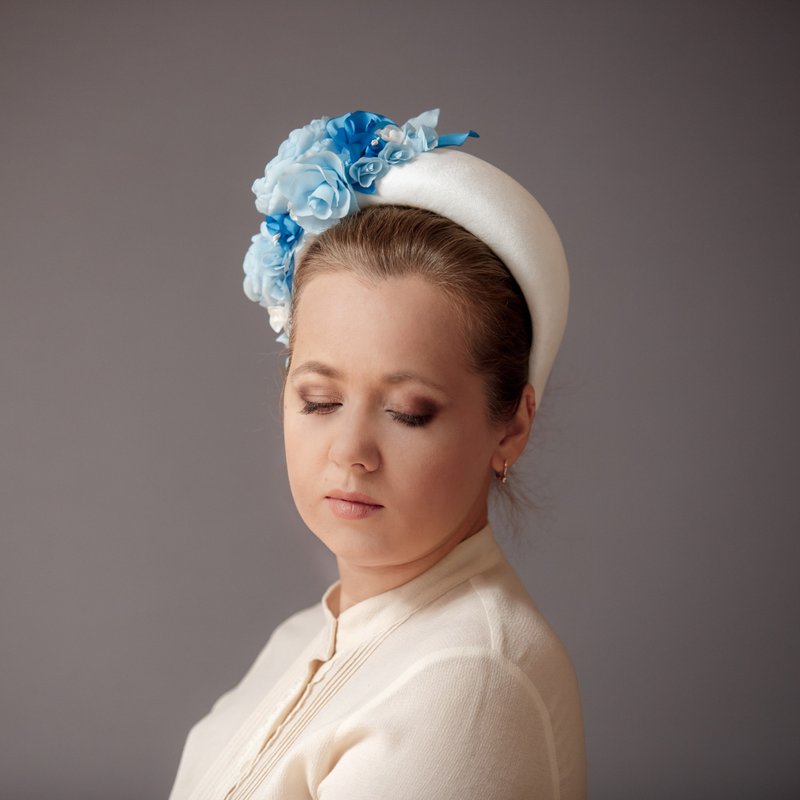 Baby blue wedding fascinator headband. Padded velvet headband for special events - 发带/发箍 - 其他材质 蓝色