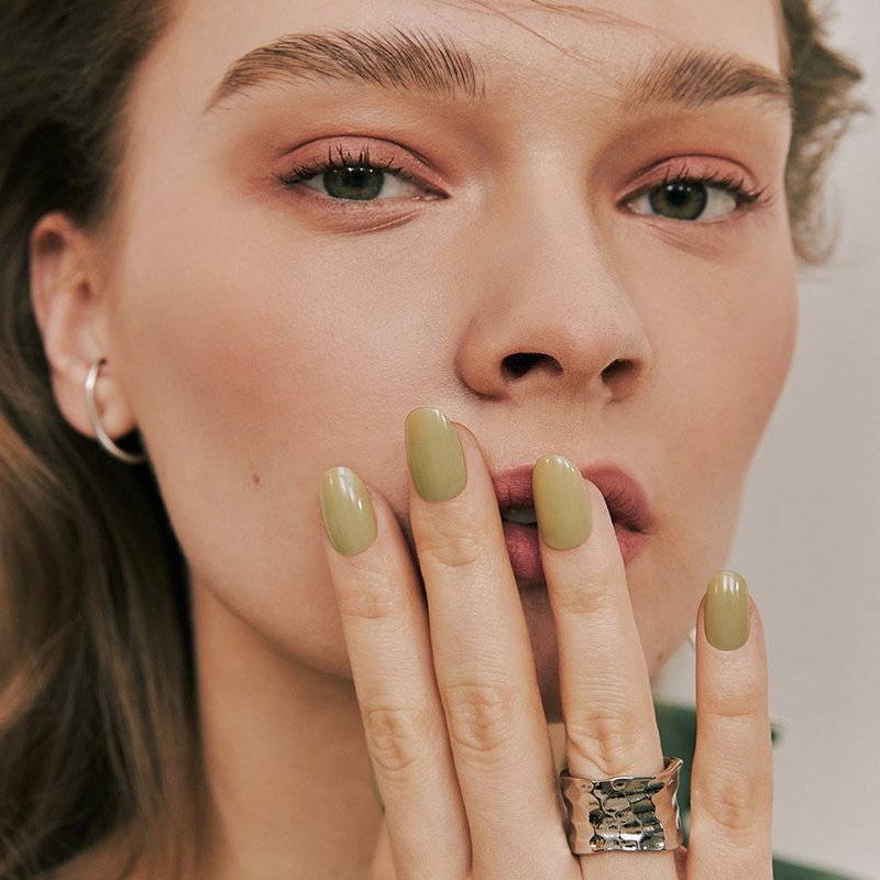 满二折百韩国第一 Dashing Diva美甲方案-釉凝胶 锦葵若草 单一色 - 指甲油/指甲贴 - 其他材质 绿色