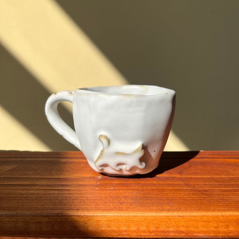 走在深雪里的猫 / 马克杯 / 陶 - 咖啡杯/马克杯 - 陶 白色