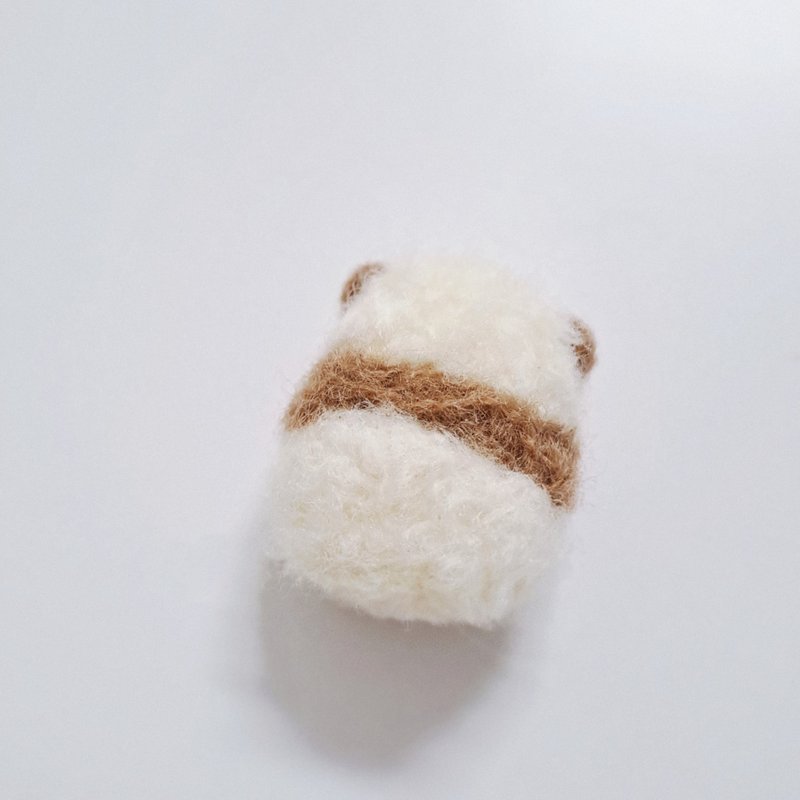 毛躁的熊猫 背面 潦草棕色熊猫 羊毛毡别针 - 徽章/别针 - 羊毛 多色