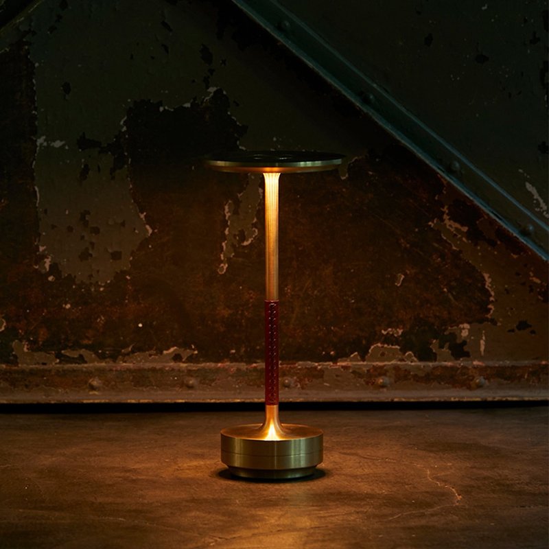 AMBIENTEC | TURN CRAFT Brass 无线桌灯 黄铜深棕色皮革 - 灯具/灯饰 - 铜/黄铜 金色