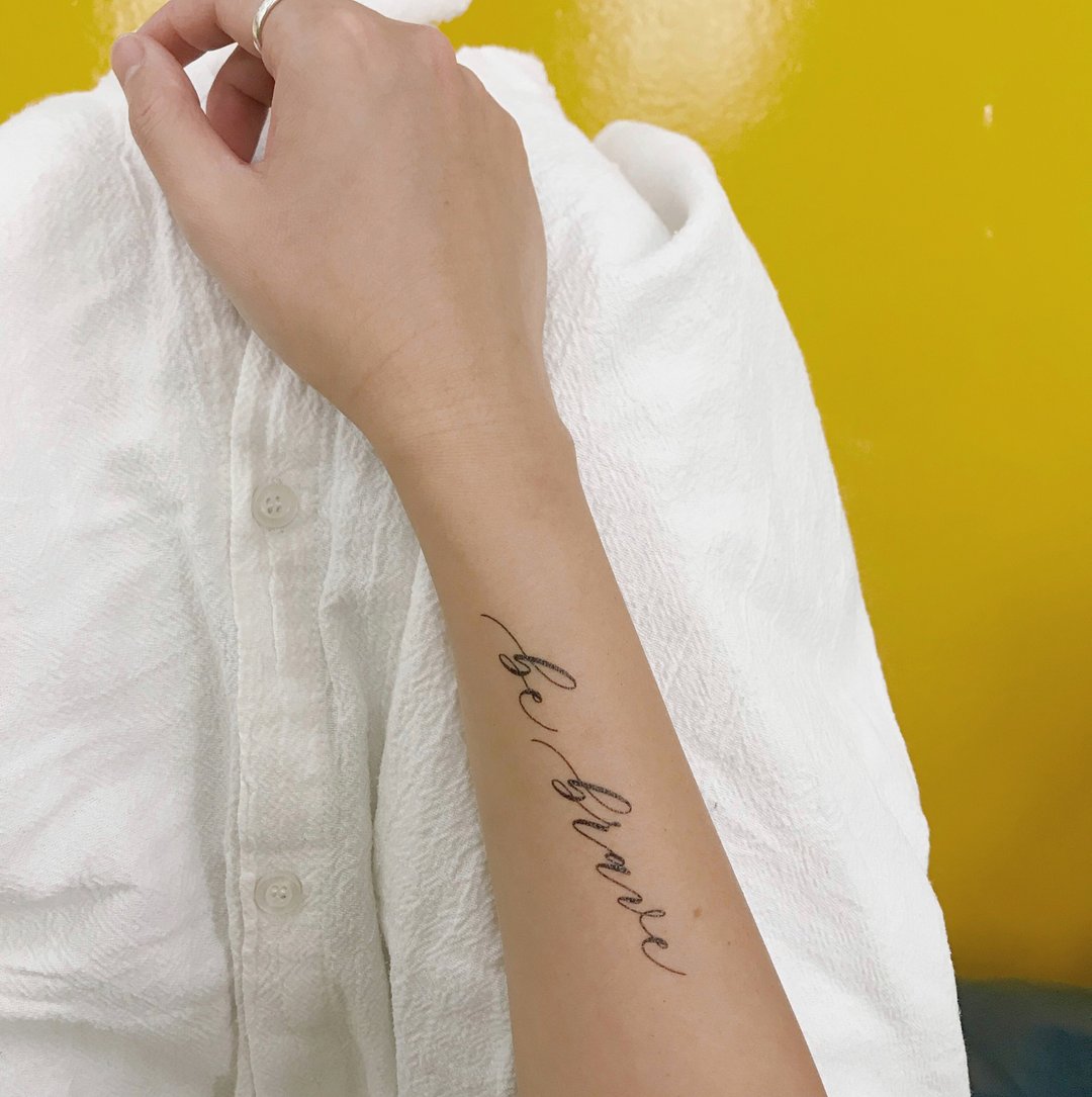 cottontail cottontatt be brave 手写英文 西洋书法 纹身贴纸 - 纹身贴 - 其他材质 黑色