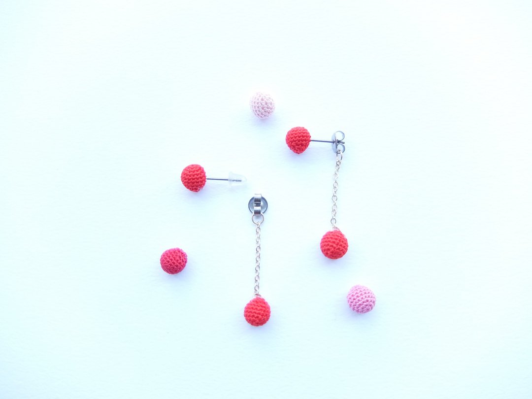 2way pierced earrings / Clip-On red - 耳环/耳夹 - 棉 红色