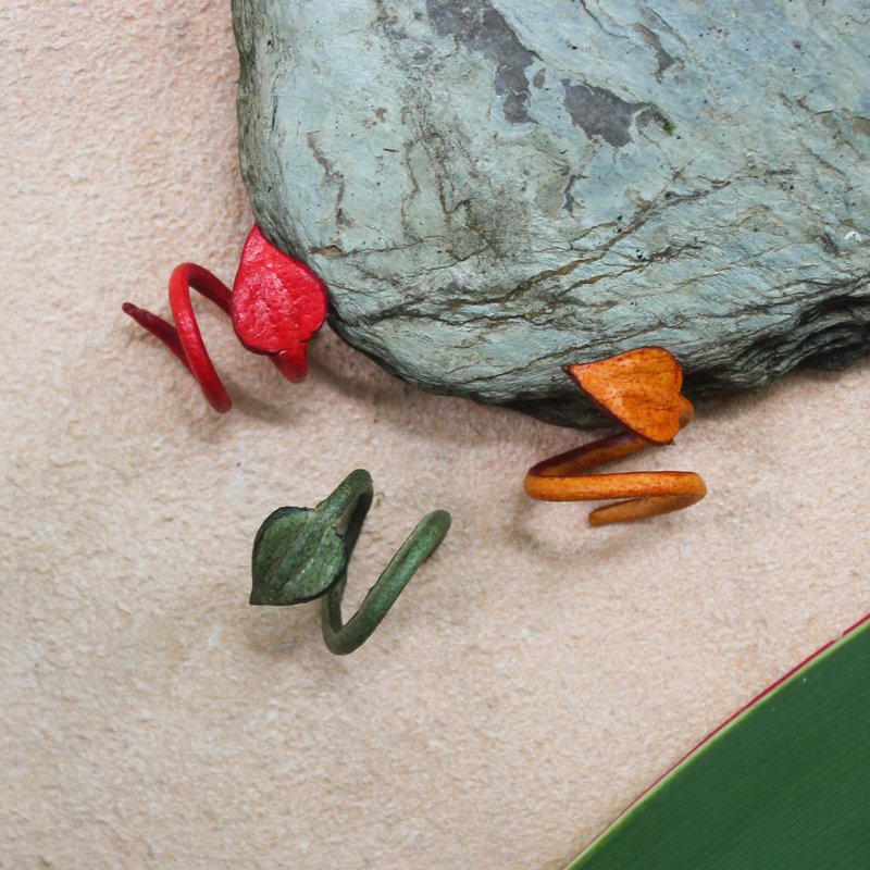 Hearty 戒指（独特，手工制作，女式，编织，皮革，戒指，2024 年） - 戒指 - 真皮 多色