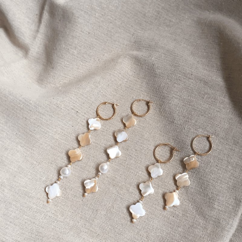 巨型海贝中的维纳斯 | 原色幸运草造型贝壳珠巴洛克珍珠镀金耳圈 - 耳环/耳夹 - 贝壳 金色