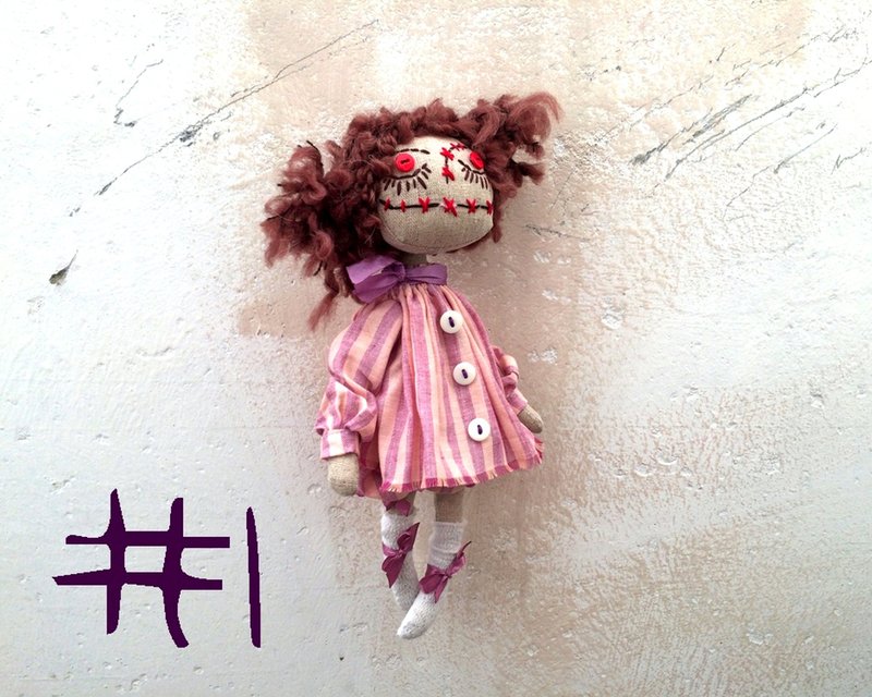 Rag creepy doll #1, primitive weird haunted halloween doll, handmade OOAK doll - 玩偶/公仔 - 亚麻 粉红色