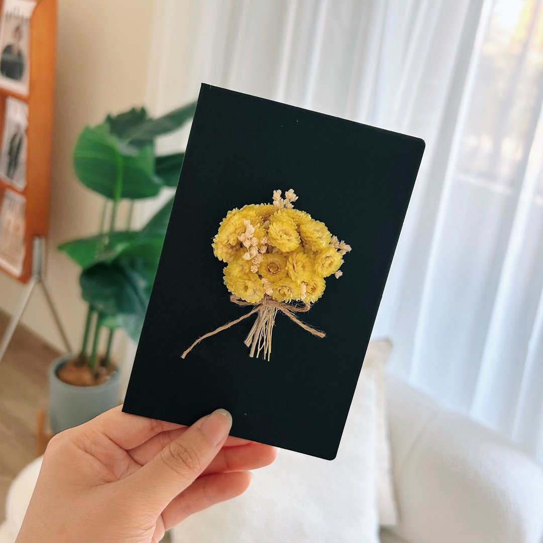 【24小时快速出货】黄色小花束手工卡片/生日/情人节卡片 - 卡片/明信片 - 纸 黄色